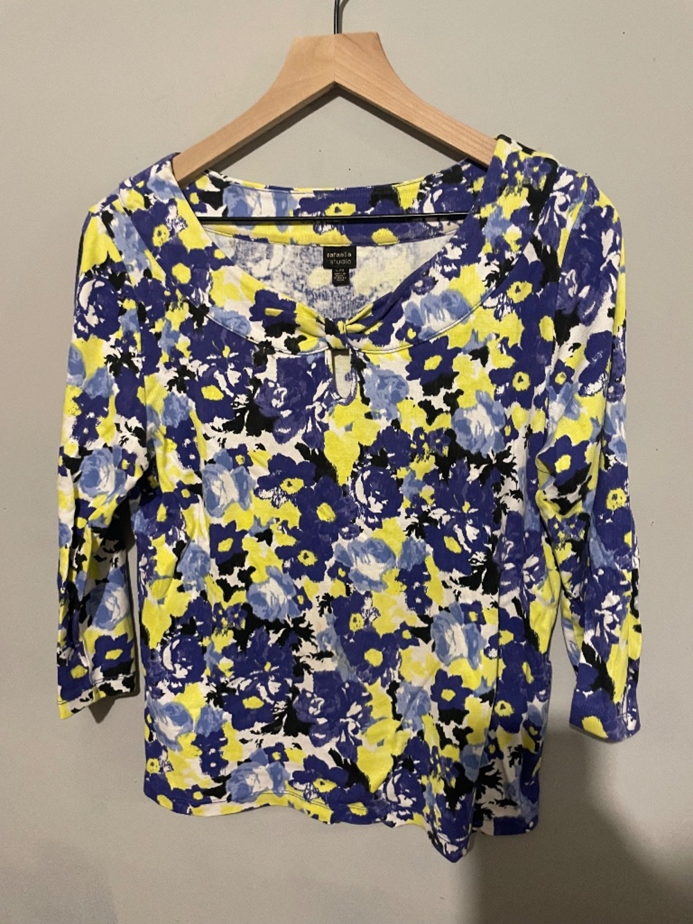 Rafaella studio women’s large floral pullover sweater